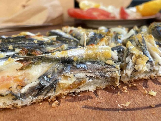 Köftesi, Sucuğu, Döneri, Tatlısından Sonra Pizzası Da Yapıldı