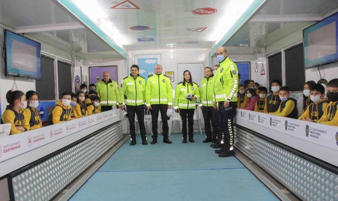 Öğrenciler, Trafik Kurallarını Eğlenerek Öğrendi