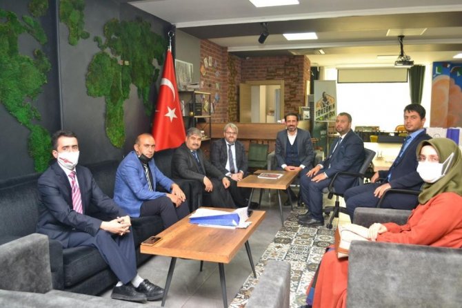 Manisa Müftülüğünden Kitap Bağışı