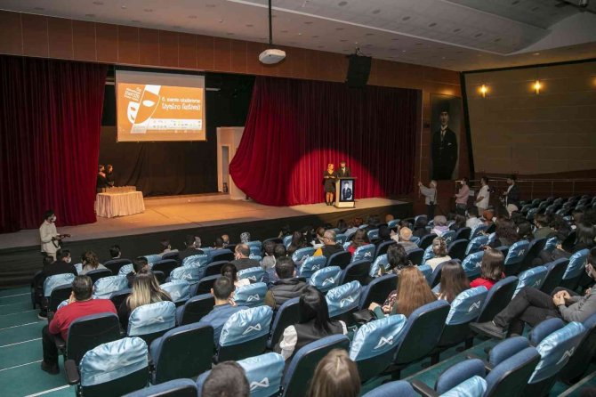 6. Mersin Uluslararası Tiyatro Festivali Başladı