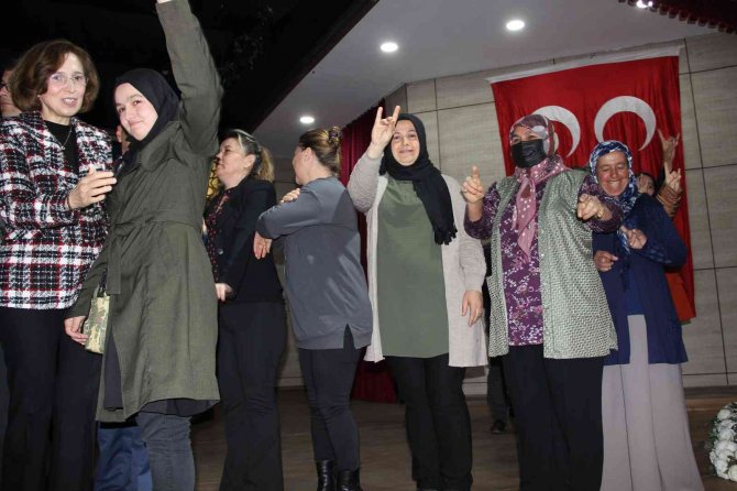 Mhp Manisa Teşkilatı 150 Yeni Üyeyle Gücüne Güç Kattı