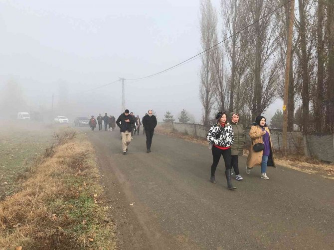 Öğretmenler Sis Altında Doğa Yürüyüşü Yaptı