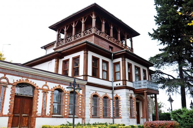 İ̇ki Büyük Yangın Geçirdi, 130 Yılı Geride Bıraktı