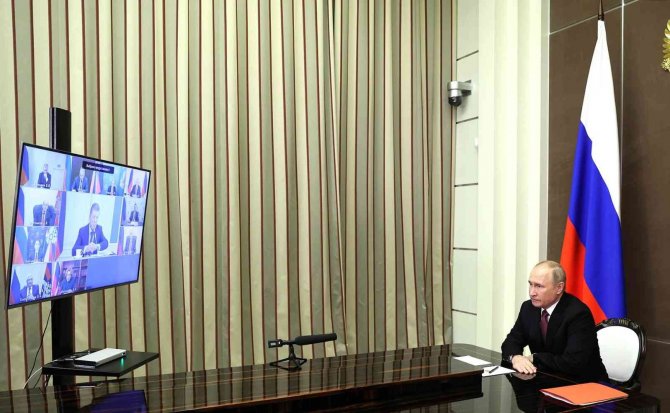 Putin, Soçi’deki Üçlü Zirvenin Ardından Güvenlik Konseyi’ni Topladı