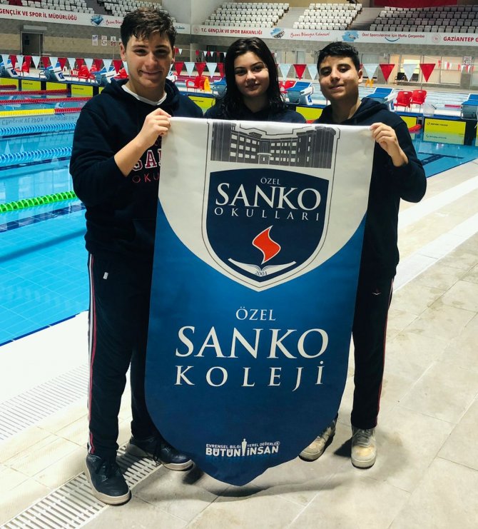 Sanko Okulları Yüzme Yarışmasında Dört Madalya Kazandı