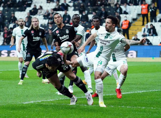 Spor Toto Süper Lig: Beşiktaş: 0 - Gzt Giresunspor: 1 (İ̇lk Yarı)