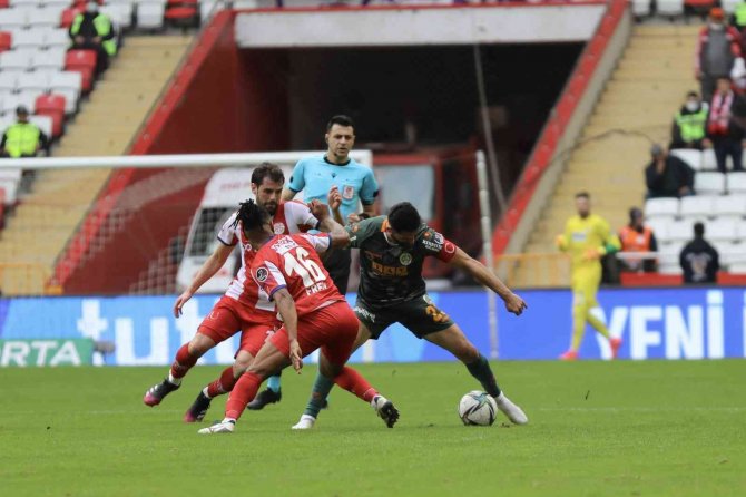 Spor Toto Süper Lig: Ft Antalyaspor: 1 - A.alanyaspor: 0 (İ̇lk Yarı)