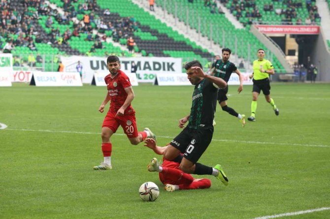 Tff 2. Lig: Sakaryaspor: 3 - Etimesgut Belediyespor: 0