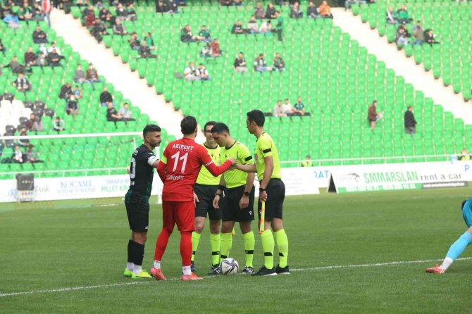 Tff 2. Lig: Sakaryaspor: 3 - Etimesgut Belediyespor: 0