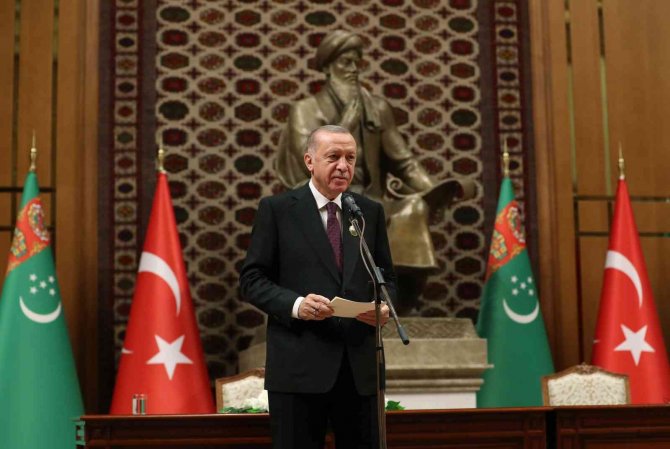 Türkmenistan’dan Cumhurbaşkanı Erdoğan’a “Devlet İ̇şbirliği Nişanı”