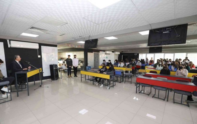 Başkan Arda, Öğrencilerle Buluştu