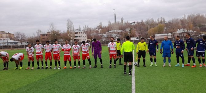 1071 Malazgirt Spor, Evinde Yeşil Varto Spor’a 4-1 Yenildi