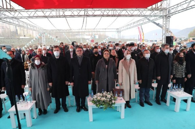 Bakan Yanık, Türkiye’nin İlk Sosyal Hizmetler Kampüsü’nün Temelini Attı