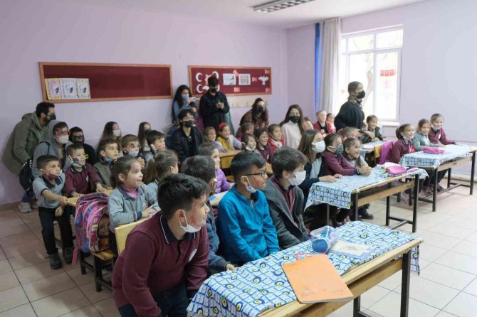 Alanya Hep’li Öğrenciler, Köy Okullarında