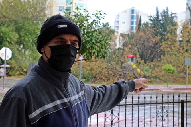 Antalya’da Deprem Korkusu Yaşatan Hortum Mahalleyi Savaş Alanına Çevirdi