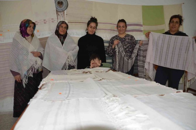 300 Yıllık Gelenekle Ev Ekonomisine Katkıda Bulunuyor