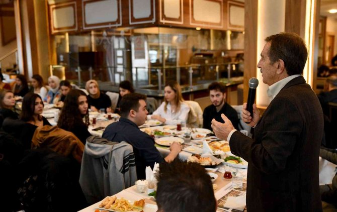 Başkan Ataç Mimarlık Öğrencileri İle Buluştu