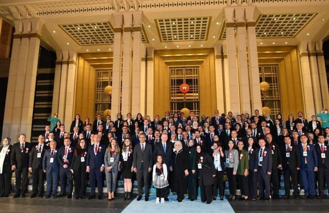 Bayburt’ta Yılın Öğretmeni Elif İ̇slam Erel Oldu