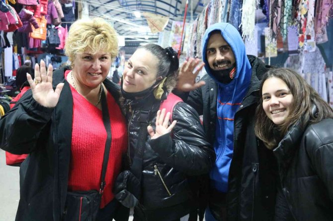 Bulgaristan’dan 1 Milyon Turist Edirne’ye Alışverişe Geldi