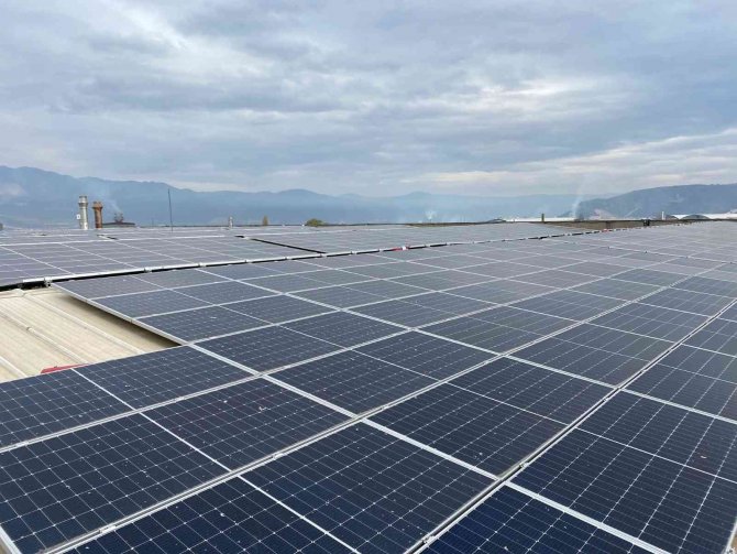 Fabrikasına Kurduğu Güneş Panelleriyle Yüzde 40 Tasarruf Etmeye Başladı