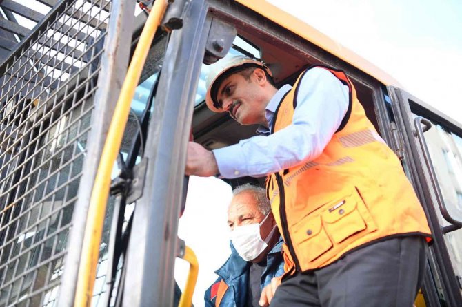 Çayırova’da Kent Meydanı Projesinin Startı Verildi