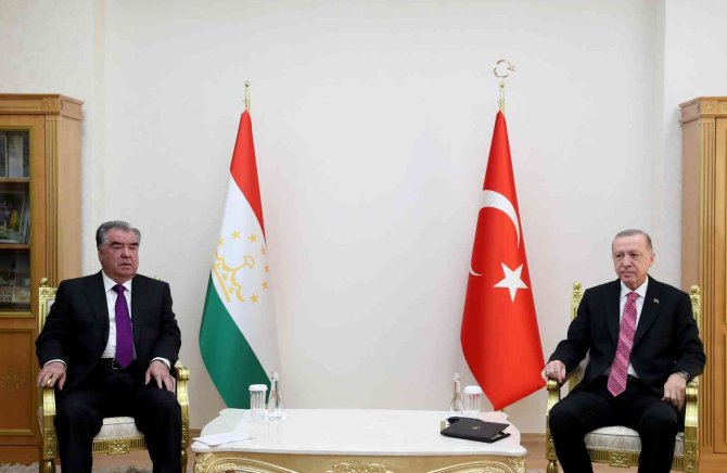 Cumhurbaşkanı Erdoğan, Tacikistan Cumhurbaşkanı Rahman İle Görüştü