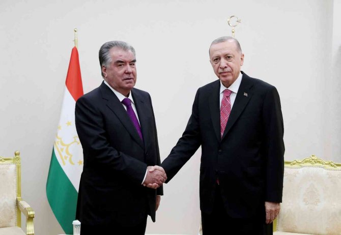 Cumhurbaşkanı Erdoğan, Tacikistan Cumhurbaşkanı Rahman İle Görüştü