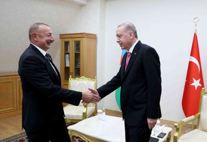Cumhurbaşkanı Erdoğan, Azerbaycan Cumhurbaşkanı Aliyev İle Görüştü