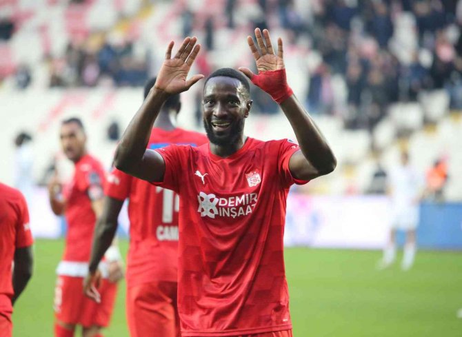 Yatabare Gol Sayısını 5’e Yükseltti