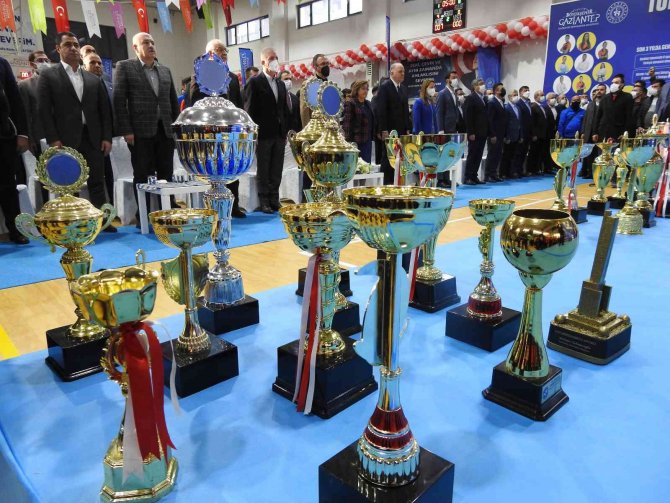 Bakan Kasapoğlu 9 Spor Tesisinin Açılışını Yaptı