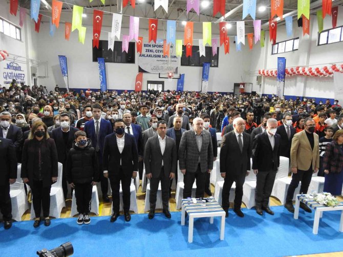Bakan Kasapoğlu 9 Spor Tesisinin Açılışını Yaptı