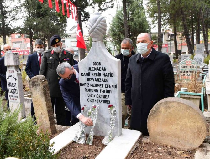 Güngör: “Türk Bayrağı Ümmetin Ümididir”