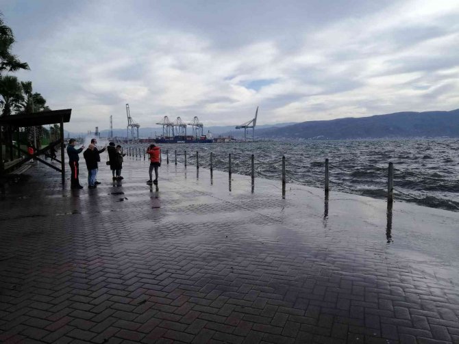 Kocaeli’de Lodos Etkili Oluyor
