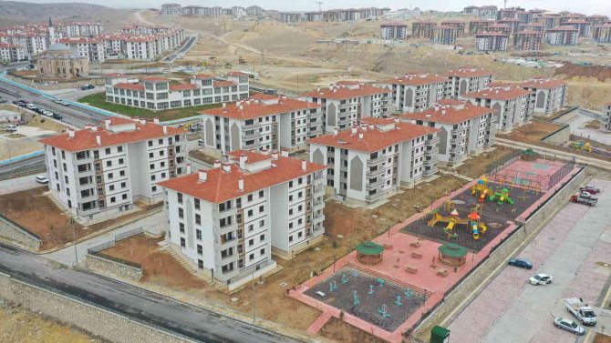 Başkan Altay Ve Başkan Pekyatırmacı Ardıçlı Toki̇’de İncelemelerde Bulundu
