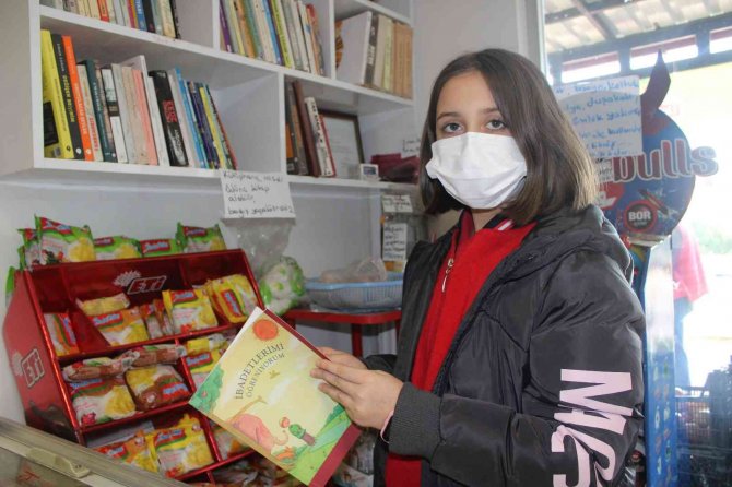 Açtığı Marketi Kütüphaneye Çevirdi