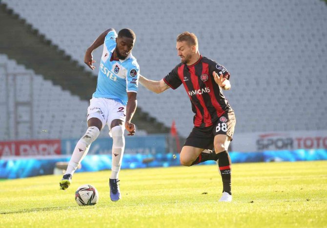 Spor Toto Süper Lig: Fatih Karagümrük: 0 - Trabzonspor: 1 (İ̇lk Yarı)