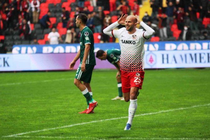 Spor Toto Süper Lig: Gaziantep Fk: 3 - Konyaspor: 2 (Maç Sonucu)