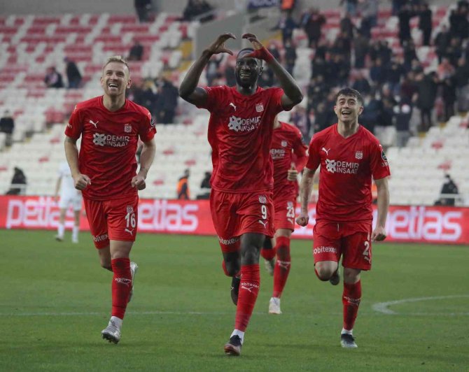 Spor Toto Süper Lig: Dg Sivasspor: 2 - Hatayspor: 0 (İ̇lk Yarı)