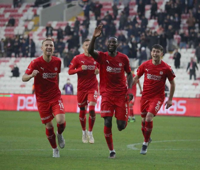 Spor Toto Süper Lig: Dg Sivasspor: 2 - Hatayspor: 0 (İ̇lk Yarı)