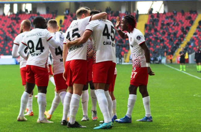 Spor Toto Süper Lig: Gaziantep Fk: 1 - Konyaspor: 1 (İ̇lk Yarı)