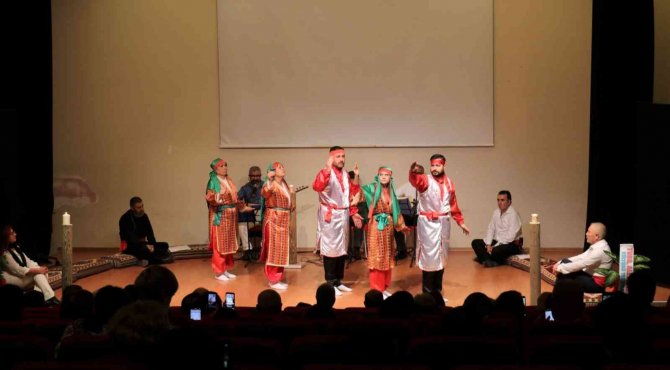 Turgutlu Belediyesi Anadolu Bilgelerini Andı