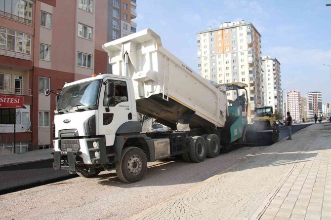 Talas’ta Asfalt Çalışmaları Devam Ediyor