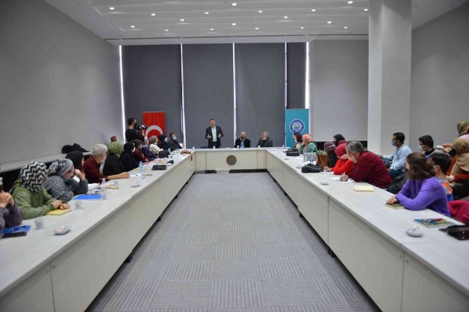 Yazar Adayları Ders Başı Yaptı