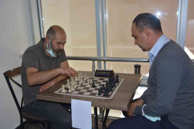 Öğretmenler Günü Satranç Turnuvası Sona Erdi