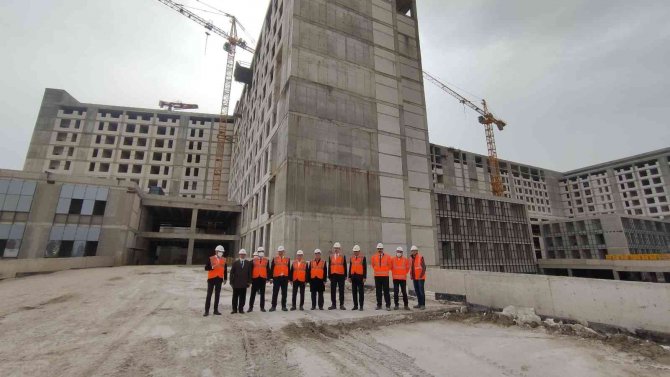 Acemler’e Yapılan Devasa Sağlık Kompleksinin Kaba İnşaatı Bitti