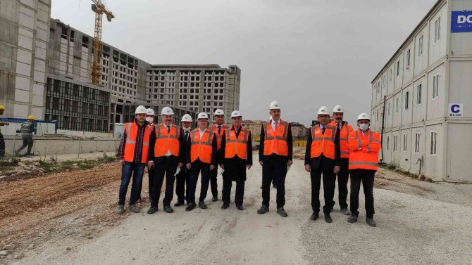 Acemler’e Yapılan Devasa Sağlık Kompleksinin Kaba İnşaatı Bitti