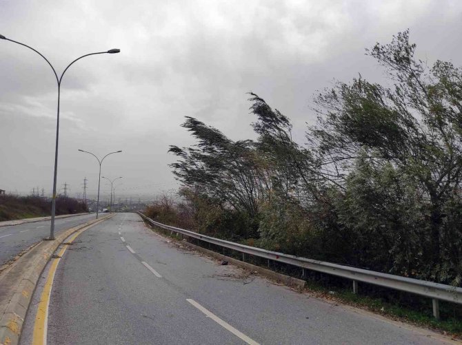 Meteoroloji Uyarmıştı Sakarya’da Etkisini Göstermeye Başladı