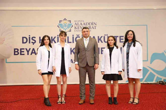 Alkü’lü Hekim Adayları, Beyaz Önlüklerini Giydi