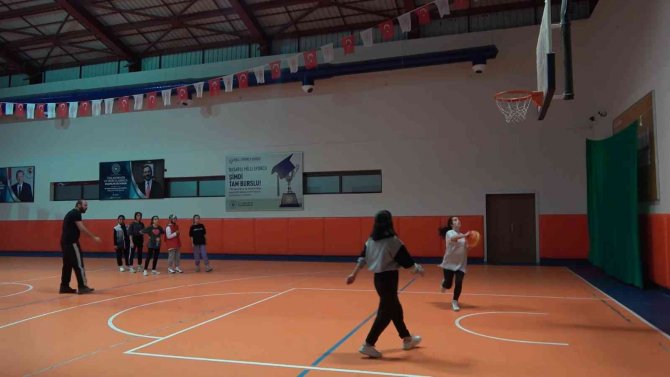 Basketbolcu Genç Kızlar Bölge Turnuvasına Hazırlanıyor
