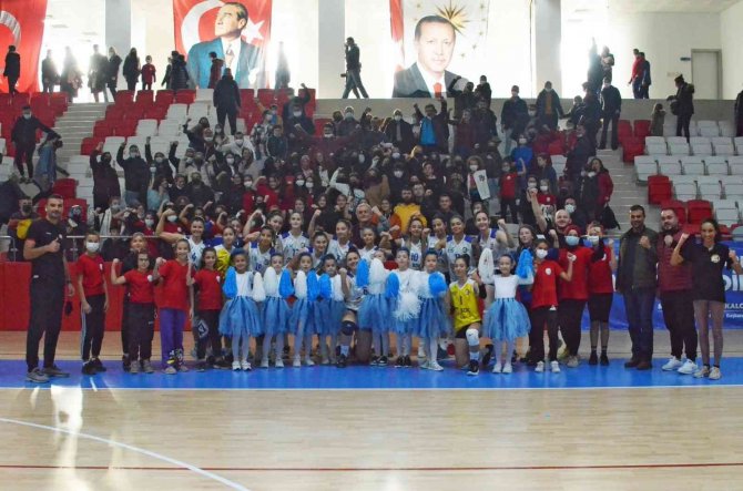 “Bizim Kızlar” Galibiyete Doymuyor